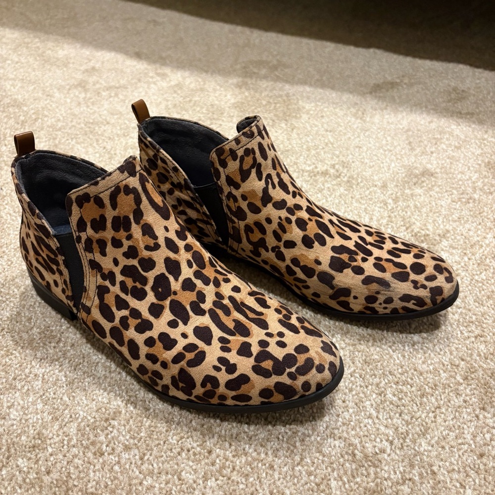Dr Scholls Shoes Women’s Leopard Print Slip/Pull On Ankle Booties Size 7.5